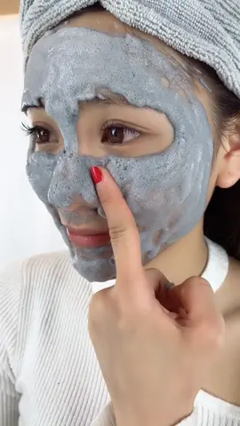 泥パックは毛穴の汚れを吸着する効果があるよ🥰濃密泡に変わっていくのも面白い！是非みんなも試してみよう✨#スキンケア 出演:@ありぱか(浅川あいり)