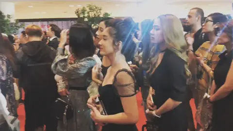 Cảm giác lúc ấy sẽ ra sao? Cứ trông ngóng người nào đó? Một mình vẫn cứ tốt thôi ! #GiaLinh