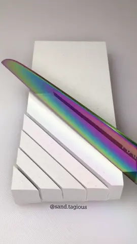 White Madmattr Slicing with Rainbow Knife #satisfying #madmattr #kineticsand