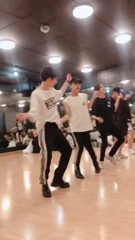 น่ารักกกกกกก #TEMPT #TEMPTFanMeeting2019 #MeDearLove24 😍