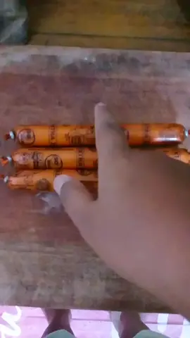 Sosis bentuk bintang silahkan coba.