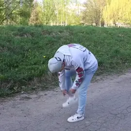 Что я чувствую,когда в кроссовок попадает камень #смешно  #вайн #юмор #неудача #жизненно #жиза