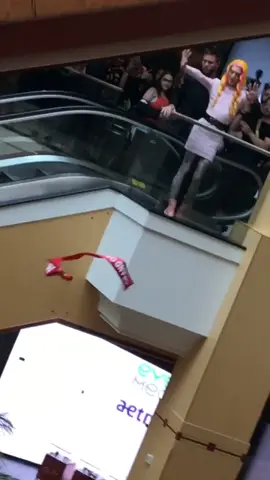 Unbothered while all this drama going on😂 #jeffreestar #jamescharles #tati  #foryoupage