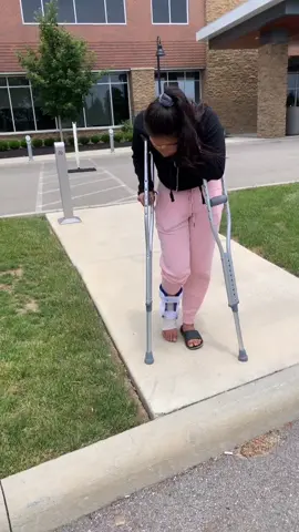 My daughter she broke her leg 🦵
