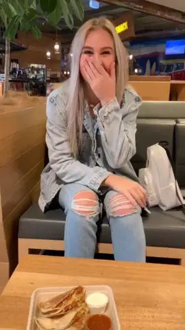 her ex boyfriend was a bumhole and I hate seeing people sad :(