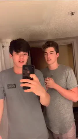 We saw a ghost in our hotel in the middle of the night😱😭@joeyklaasen #tiktok