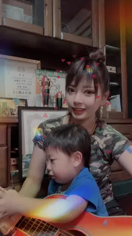 なかなか寝なくて寝なくて地震きて抱きしめたら寝た🥺何かきずいてたのかな？#ウィンクハート