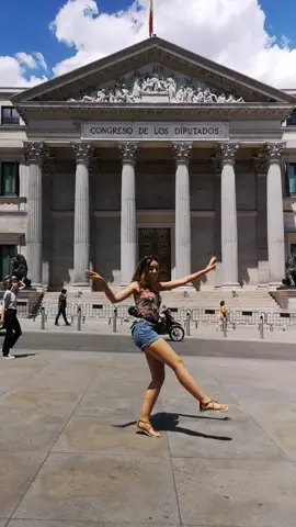 En Madrid con @lauranahoria 🙌 ¡Me ha encantado! 😍 ¿Dónde vivís vosotrxs?🏙️