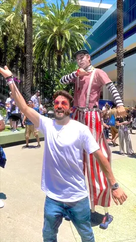 I met a giant Mime that can hit the #whoa harder than anyone! Prove me wrong! #vidcon2019