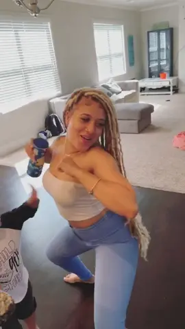 My sister teaching my daughter the wrong stuff! 🤯😡😡🥵🥵