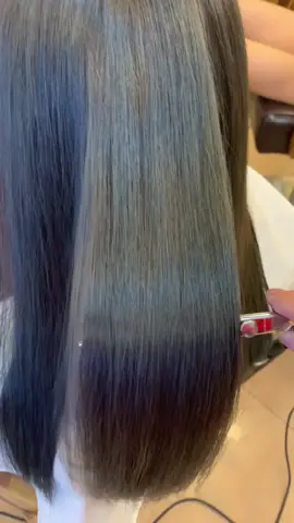 #아이스블루 #카키브라운  #탈색 한번만-자연광 받으면 셀카찍으면 -요래 파랑오로라빛나옴- 🤫 by.호진쌤 #뷰티 #헤어스타일 #컬러 #염색