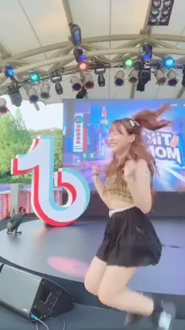 #틱톡모멘트 #틱톡모멘트가자 #tlog   서울랜드 와따🤪 예런니랑 같이 틱톡찍을싸람💛 꺅!!