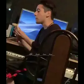 Даже поесть нормально не дают😂💕🇦🇿 #rauffaik #rauf #faik #еда #недаютпоесть #любовь #фан