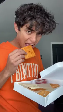 I LOVE CHEEZ ITS BUT THIS WAS THE NASTIEST THING IVE EVER EATEN I UPCHUCKED AFTERWARDS