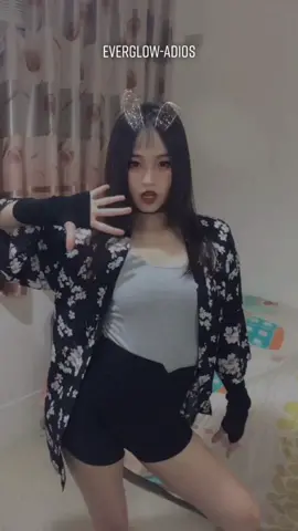 你被我打到幾槍？😎😎😎我是一隻會咬人的兔兔❤️#一起應援 #與龍共舞 #星期舞 #舞法駕馭 #舞星集 #一起舞 #追蹤你的臉