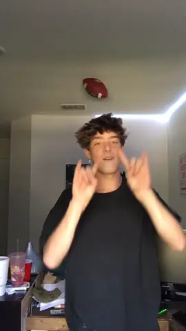 i was jus trying to make a video and my friends accidentally broke my computer😐watch my face at the end #foryou #foryoupage #featureme #featurethis