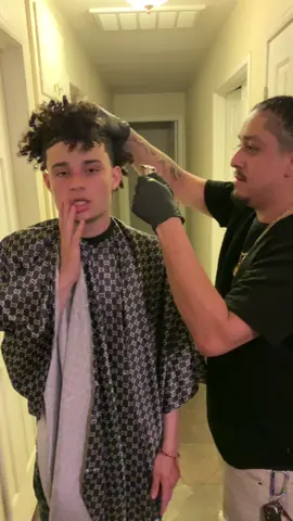 #barbershopconnect #travelingbarber #barber_shop #bankrolhayden #barberhub #barber #barberchallenge #losangeles #barber #barberlife #celebrity #taper