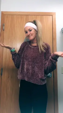 tiktok find me a boyfriend? #sweaterweather #marchforsisterhood #single #4u