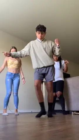 Part 1 learning to footwork😂😂 #dance #foryou #foryoupage #fyp