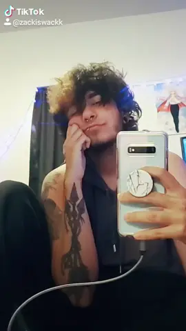 Have a #draft I was never gunna post💁‍♂️ it's a bop tho #hair #dyedhair #alternative #gothguy #goth #tattoo#normalmode #curlyhair #outofcosplay#ooc
