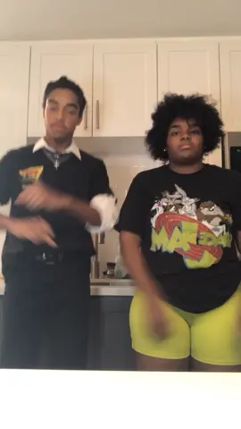BRUH I DIDN’T TELL HER ABT THE WATER PART 😂💀#foryou #viral #dance #prank #water #trend #issavibe
