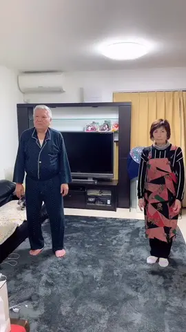 練習中#トリコダンス#おじいちゃん #おばあちゃん #元気な祖父母