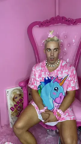 🌈GUESS WHO JUST GOT #verified 🥺AND IS A #popularcreator NOW😏AND UR #favorit #tiktoker 😇 #imadeit #allidoiswin #tiktok #unicorn #foryou #fyp #4u 🍭