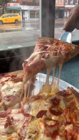 🍕DOUBLE STACK PIZZA w/ buffalo chicken and pepperoni🧀 #pizza #pepperoni #cheese #cheesy #pizzalover #pepperoni #food #Foodie