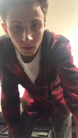 i know my voice sounds terrible but i had to post this 😂 #BornToGlow #itsshowtime #badsinging #angrymom #putyourheadonmyshoulder #fyp #foryoupage