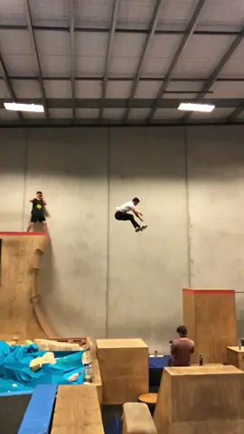 how big do you think this IS!!!?? #newzealand #parkour #feaureme #tiktokau #viral #australia #Fitness #tiktokviral #tik_tok #featurethis #strong #gym