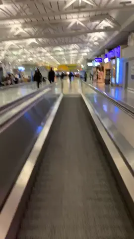 A brisk walk through terminal 8 here at #jfkairport // #airport #airportlife