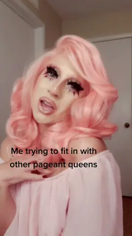 My goal for 2020 is to win a crown 👑 #secondplace #venusenvy #dragqueen #pageant #pageantqueen #imsosuccesful #imsosuccessful