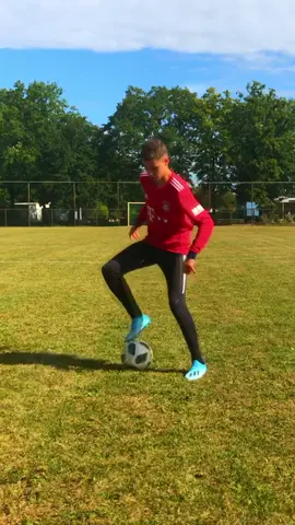 Your 🔋 battery percentage is the amount you love soccer 😍 #fyp #Soccer #soccerboy #fypage #foryou #foryoupage #foryouppage #viral #trend #song #4u