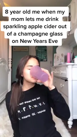 this took so many tries that i actually drank a whole glass of water. proud of myself #justdancemoves #makeitred #JumanjiChallenge #holidaycountdown