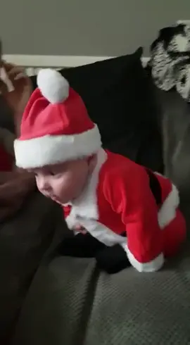 When Christmas is already just too much 🎅🏻😂 #christmas #santa #baby #viral