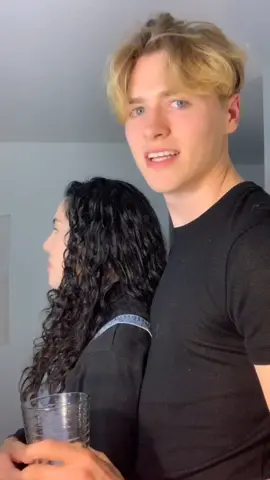 #pov I’m waiting in line w my girlfriend and u catch my eye #fyp #foryou #foryoupage #viral #couple #duetthis #acting #trending