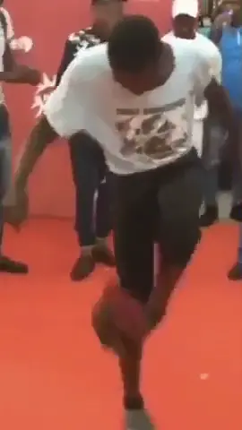 He has more tekkers with a hat than me with a ball 🤣 #ftbl #football #Soccer #foryou #foryoupage #fyp #feature #featureme #featureyou