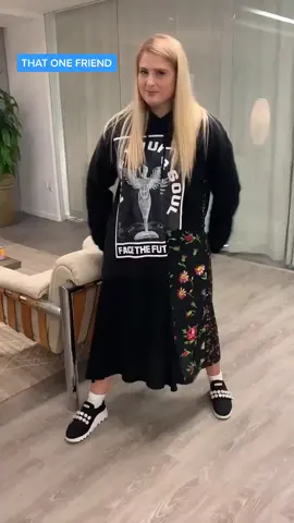 Show me your best #likeawave videos 🌊 winner gets to be the only person I follow on TikTok for one week 🙌 LET’S GO!! 💕