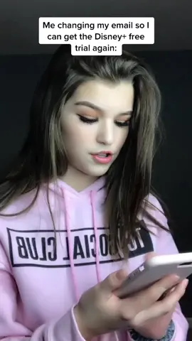 Am I the only one that this has happened to? #fyp#foryou#foryoupage#relatable#netlfix#disney#friends#trending #makeitfestive#CozyLittleChristmas