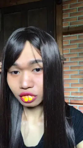 Yg penting tampil pede,walaupun kondisi gigiku kuning n tonggos 😚 #lebaygila #lebaygilaa