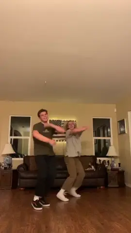 vibin’ with our DOG?!?!? 😳 #foryou #dance #twins