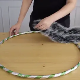 You might want to grab a $1 hula hoop when you see this amazing Christmas decor idea! 😱🎄✨ #hulahoop #christmas #christmasdecor #DIY #holiday #decor