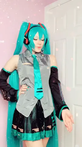 Finally cosplayed my childhood hero- however- my female-cosplays-never-go-right :’)))) ✨ #vocaloid#hatsunemiku