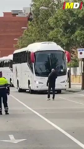 #ElClasico 👍🏻 Así llegaba el @realmadrid al hotel de concentración en las horas previas al partido. #futbol #fcbarcelona #TikTokDeportes #foryou