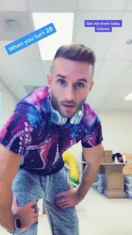 Birthday Dance for old people...take 28. #happybirthday #birthday_boy #itsmybirthday  #shakeshake #mybirthday #hereforonething #holidayootd #bdayboy