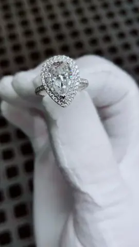 Wow! 😍Tripple pave, double halo 😇#morganite #engagementring #fyp #Love #lmao #jewellery #sparkle #moissanite #engaged