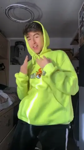 casi me caigo😂 seguidme en instagram FOSKR.SKR #parati #viral #tiktok #destacame