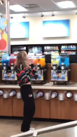 me and makenna tried to make up😔🤧 @lilmakkyy #foryou #friendfight #original #xmasballin #totheleft #winterishere #exfriend #makenna #lilmakkyy #mean