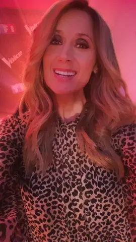 Lara Fabian vous souhaite de belles fêtes et vous attend en 2020 pour #thevoice sur @tf1 🎉🎄