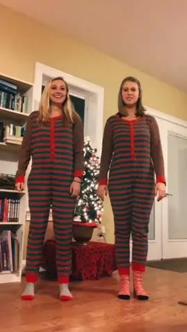 HAHAH I tried to teach her #christmas #matching #fyp